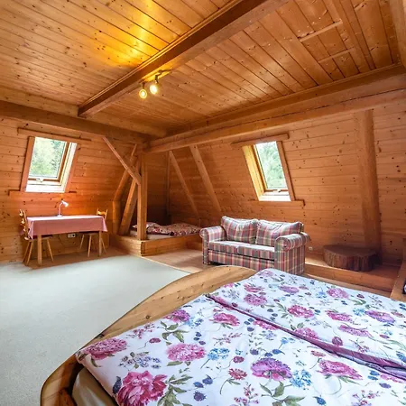 Mit Talblick In * טודמוס