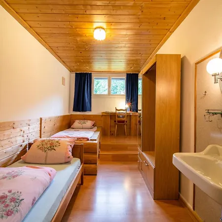 Mit Talblick In * טודמוס