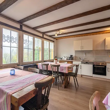 בית נופש Mit Talblick In *